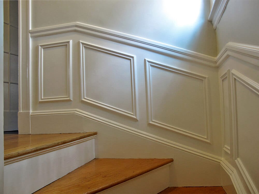 Another view of the faux wainscoting.